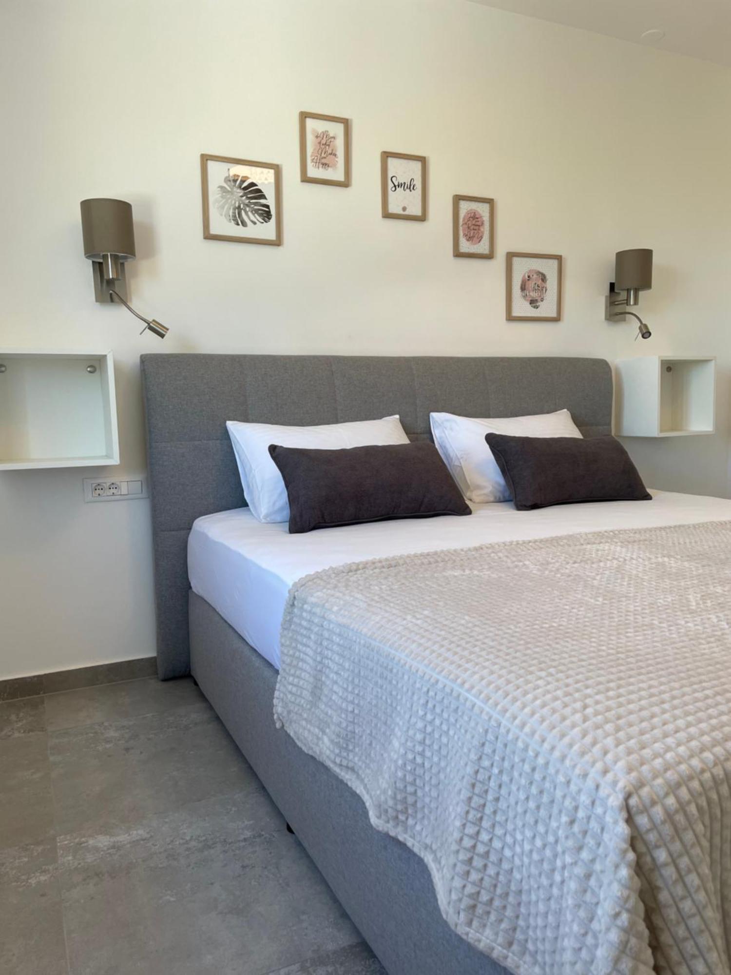 Sandra Apartments Makarska Exterior foto